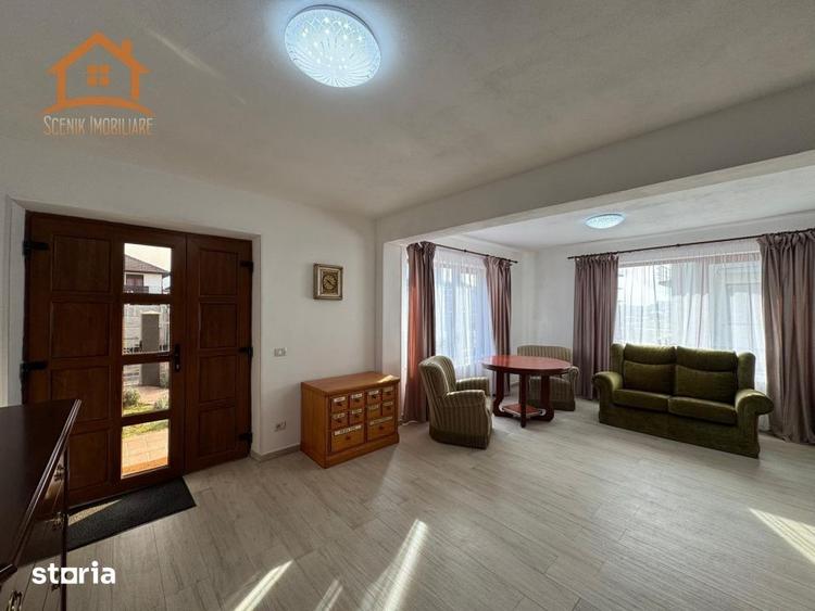 Casă cu 5 camere cu Canalizare în Central