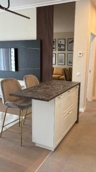 Apartament cu 2 camere semidecomandat, mobilat în Timpuri Noi