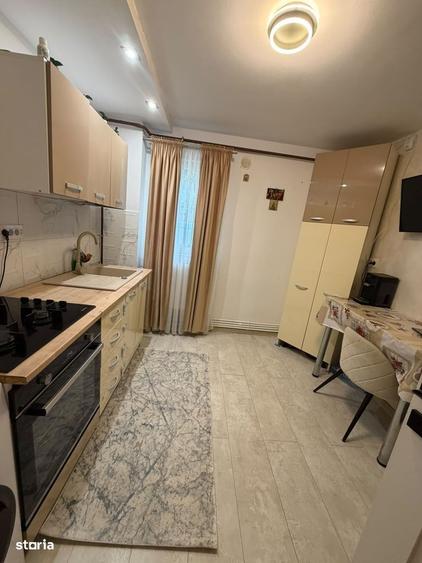 Apartament cu 4 camere decomandat în Central