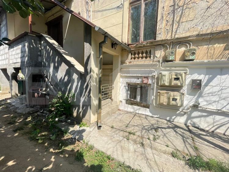 Apartament cu 3 camere semidecomandat în Ultracentral