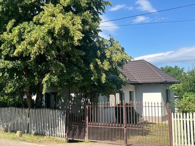 Casă cu 3 camere în Târpești