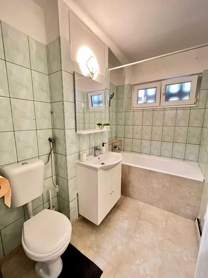 Apartament cu 3 camere semidecomandat în Dosu Bricii