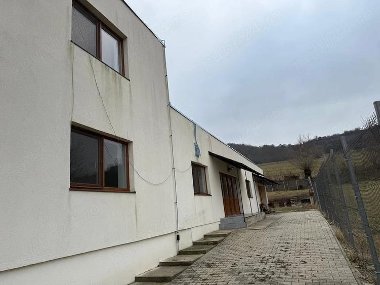 Spațiu comercial, de 255 mp, în Mărișelu