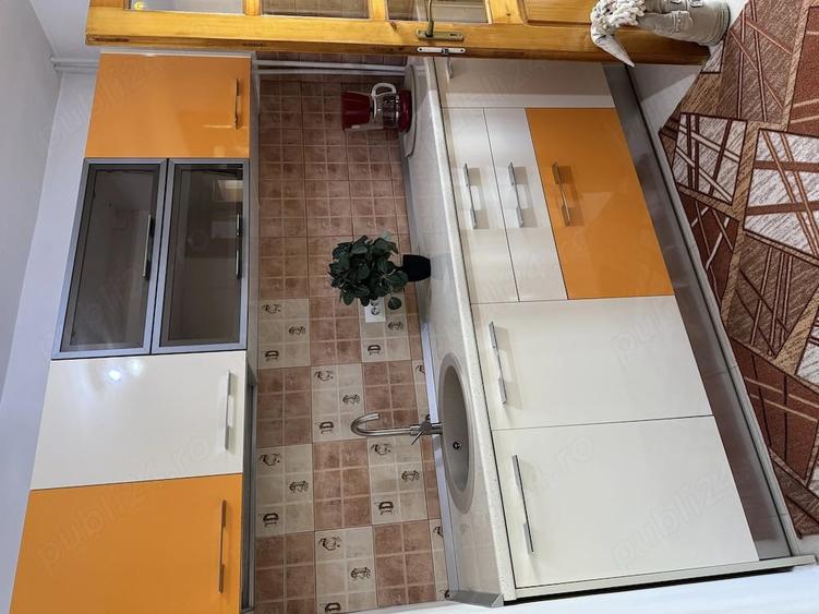 Apartament cu 2 camere decomandat în E3