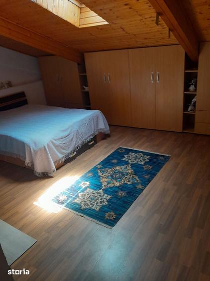 Casă cu 5 camere cu Teren 2100 Mp în Stoenești
