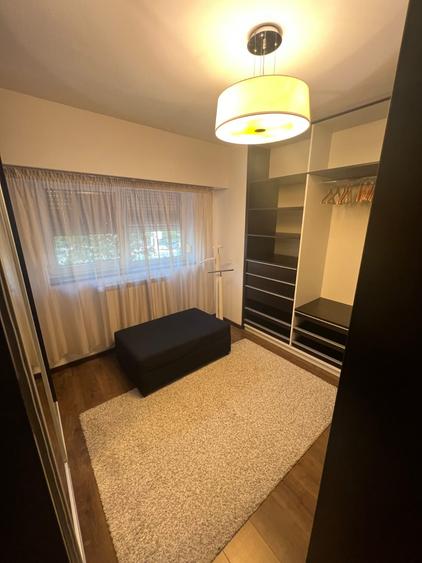 Apartament cu 3 camere decomandat, mobilat în Nerva Traian