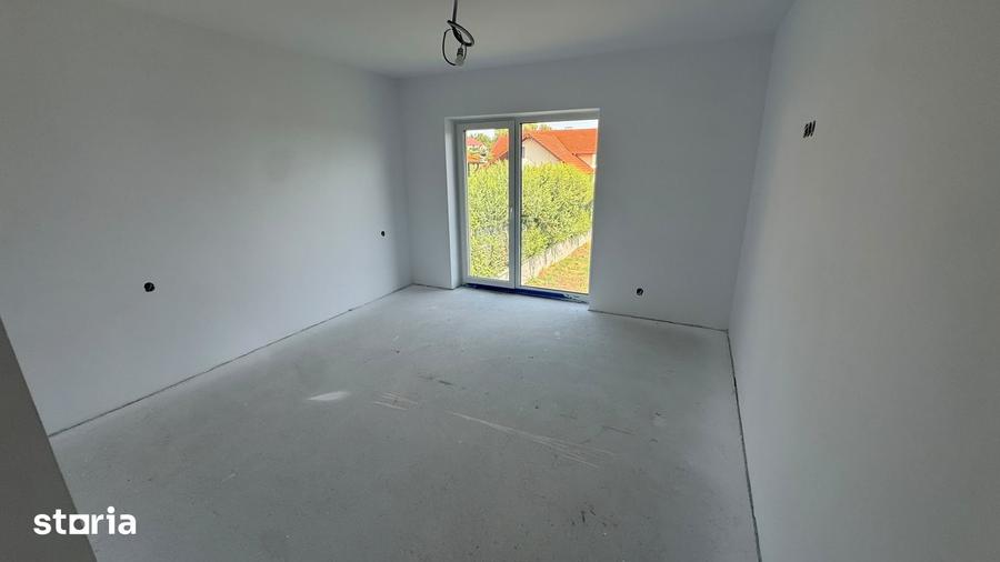 Casă cu 4 camere cu Teren 700 Mp în Central