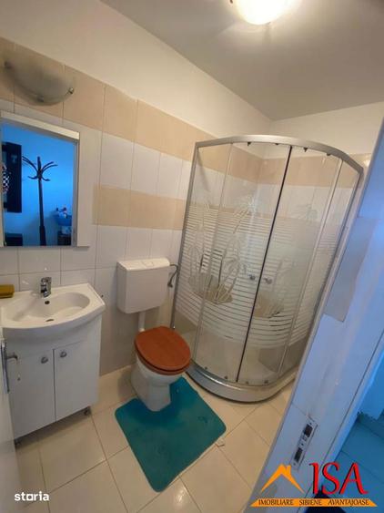 Apartament cu 3 camere decomandat, mobilat în Ștrand