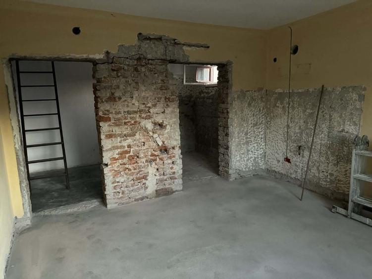 Casă cu 3 camere în Exterior Vest