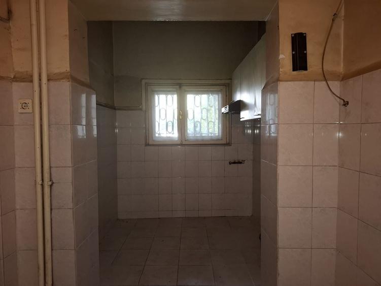 Casă individuală cu 6 camere cu Canalizare în P-ța Alba Iulia