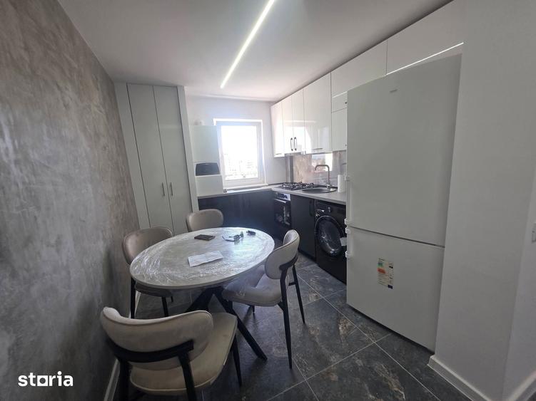 Inchiriez 2 camere decomandat renovat zona Colina Grivitei cu parcare - 1