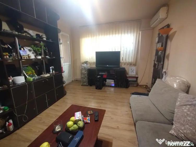 Apartament cu 3 camere decomandat în Titulescu