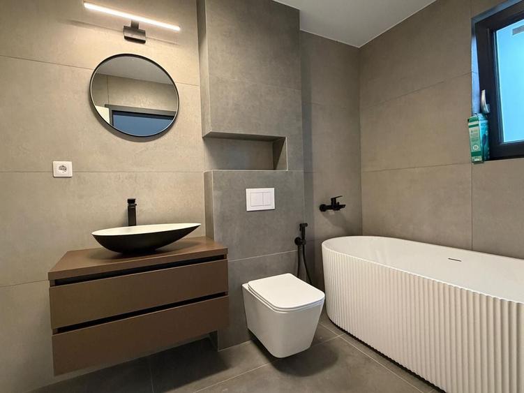 Apartament cu 4 camere decomandat în Arhitecților - Calea Cisnădiei
