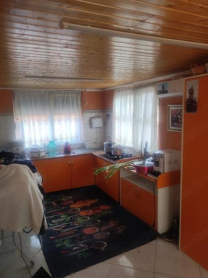 Casă cu 12 camere cu Teren 2230 Mp în Tăriceni