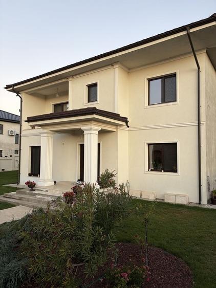 Casă cu 4 camere în Central