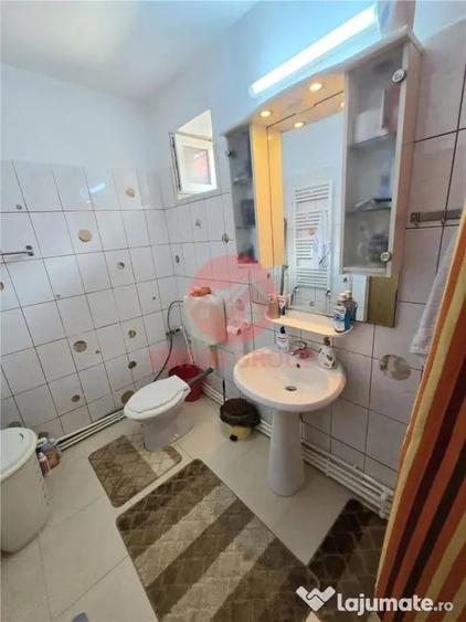 Casă cu 5 camere cu Teren 593 Mp în Central