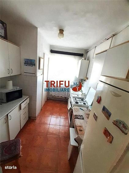 Apartament cu 3 camere decomandat în Cetate — fotografia 1