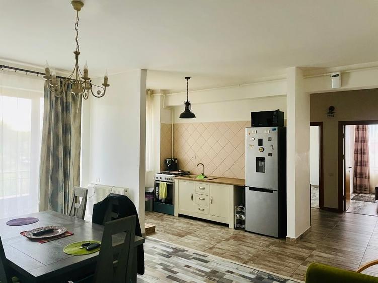 Apartament cu 3 camere decomandat, mobilat în Găvana Platou