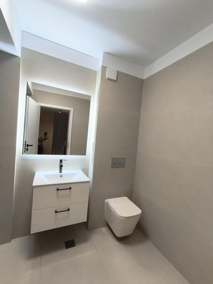 Apartament cu 2 camere decomandat, mobilat în Central