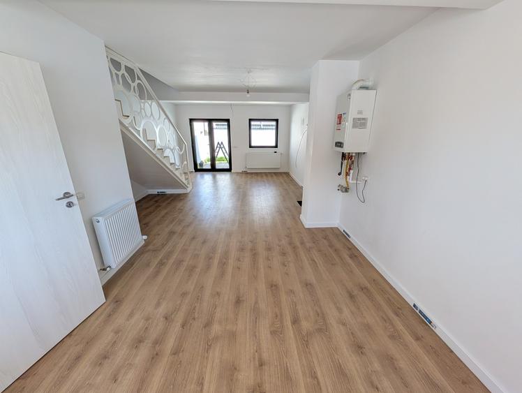 Casă individuală cu 4 camere cu Teren 100 Mp în Tunari