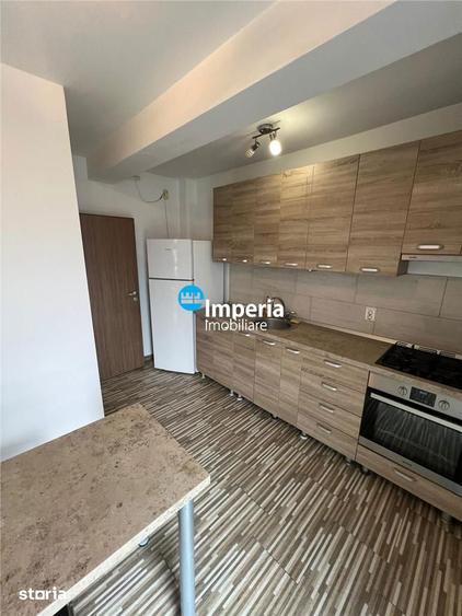 Apartament cu 3 camere decomandat în Rediu