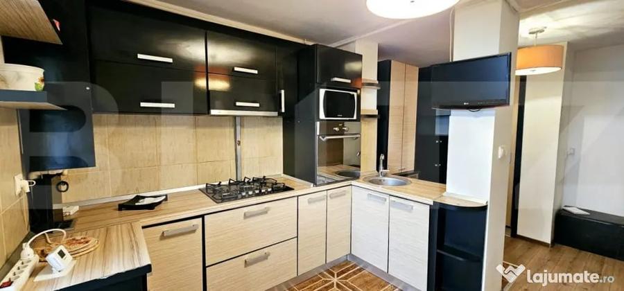 Apartament cu 3 camere decomandat, mobilat în Lenin