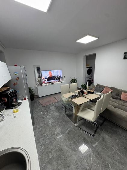 Apartament cu 3 camere decomandat în Dumbrăvița