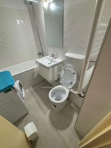 Apartament cu 3 camere decomandat, mobilat în Central
