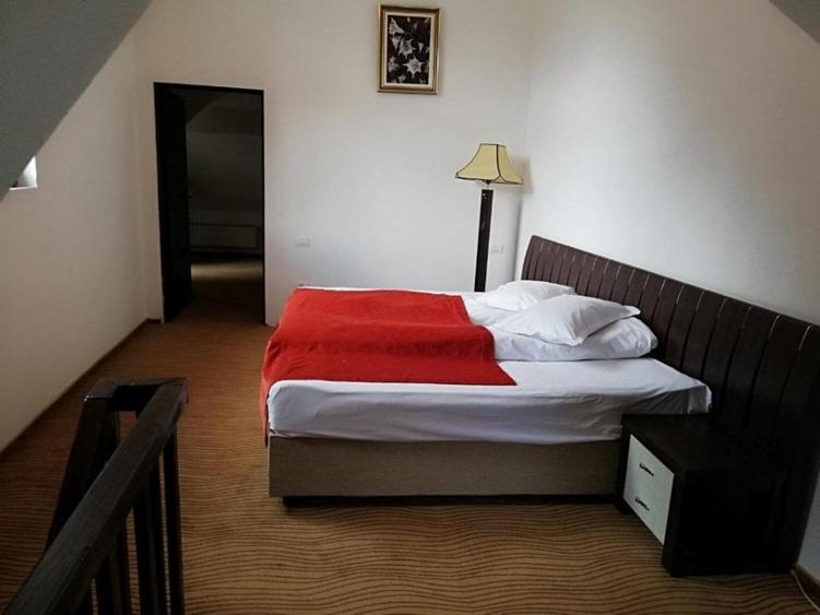 Hotel/Pensiune, de 19 mp, în Moieciu de Sus