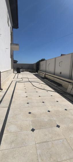 Casă cu Teren 420 Mp în Central