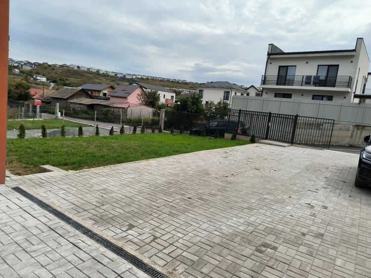 Casă cu 4 camere în Dezmir