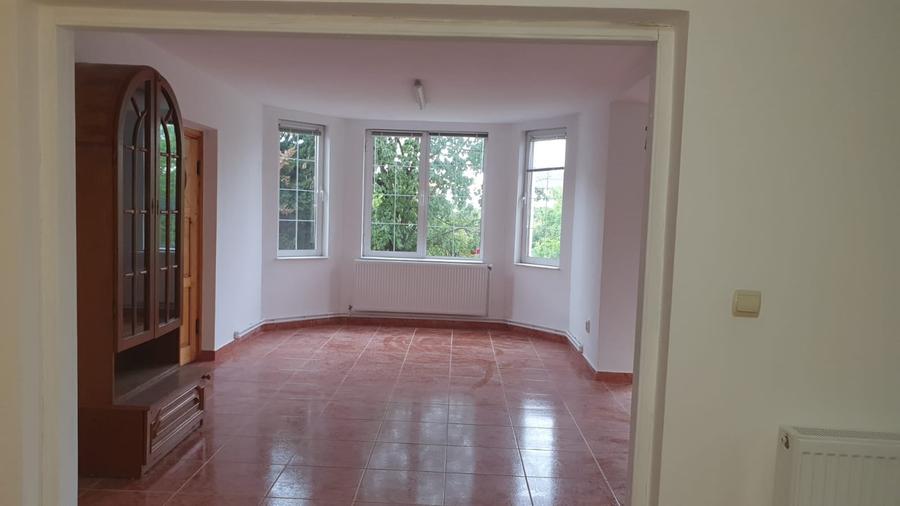Casă individuală cu 4 camere cu Teren 144 Mp în Tolstoi