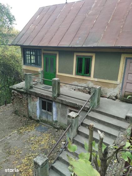 Casă cu 2 camere cu Teren 150 Mp în Ghelari