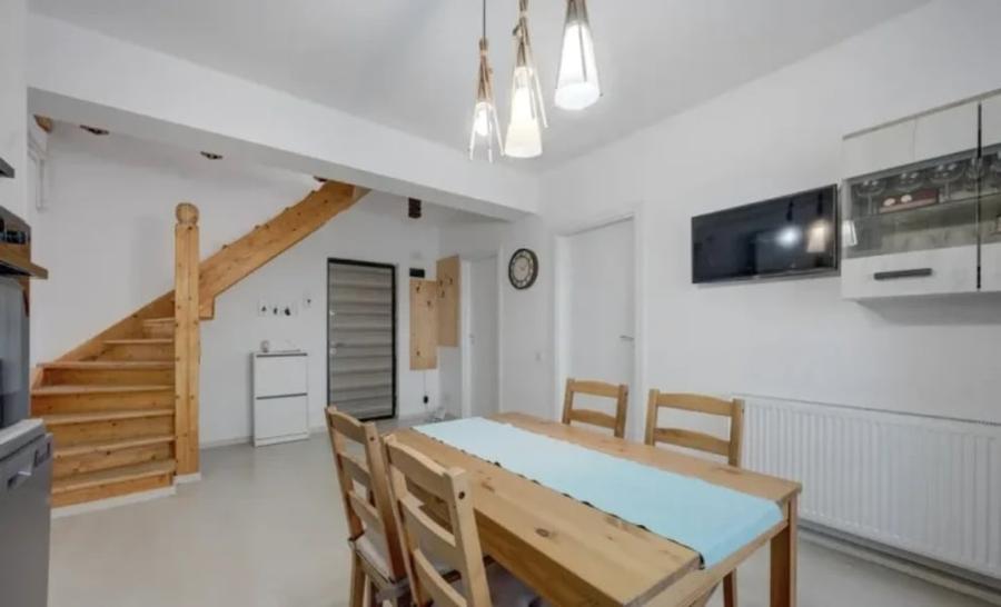 Apartament cu 3 camere semidecomandat în Bragadiru