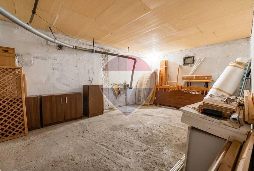 Apartament cu 4 camere decomandat în Central
