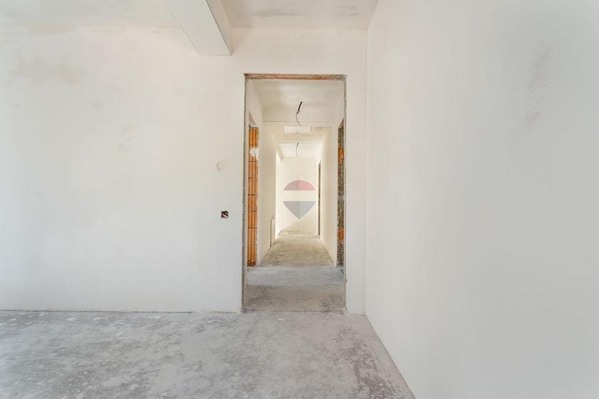 Duplex cu 6 camere cu Teren 400 Mp în Sud