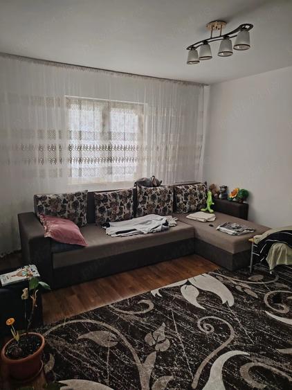 Apartament cu 2 camere semidecomandat în Baicului