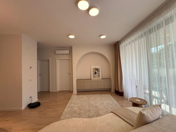 Apartament cu 2 camere decomandat în Băneasa