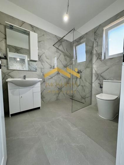 Casă individuală cu 4 camere cu Canalizare în Moșnița Nouă