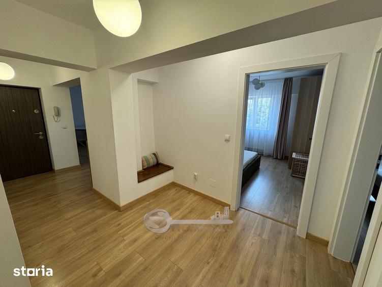Apartament cu 3 camere decomandat în Sud