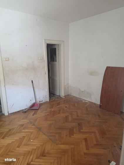 Casă cu 4 camere în Vatra Luminoasă