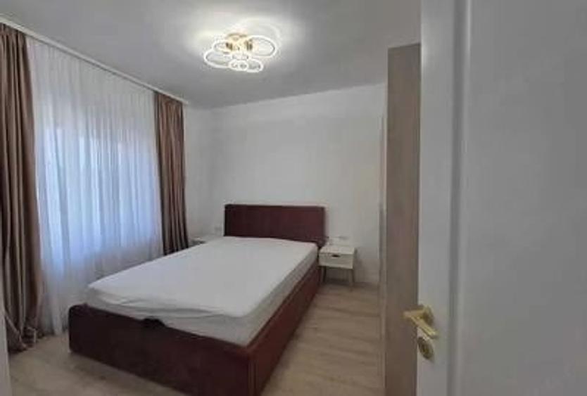 Casă cu 4 camere cu Teren 370 Mp în Domnești