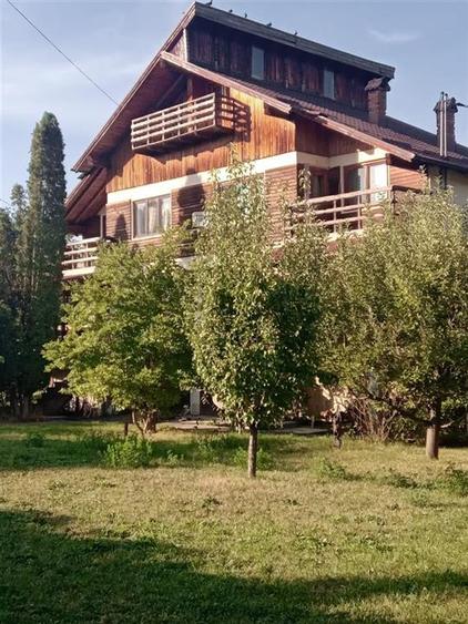 Casă individuală cu 6 camere cu Canalizare în Bran
