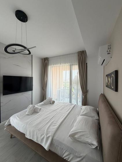 Apartament cu 3 camere semidecomandat în Parcul Carol