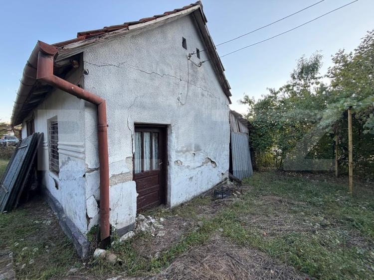 Casă individuală cu 4 camere cu Teren 3596 Mp în Hondol