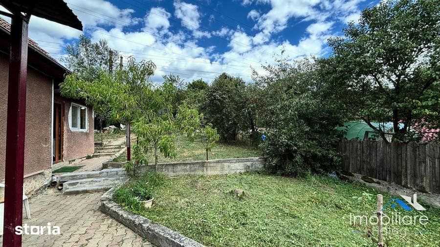 Casă cu 3 camere cu Teren 389 Mp în Petros
