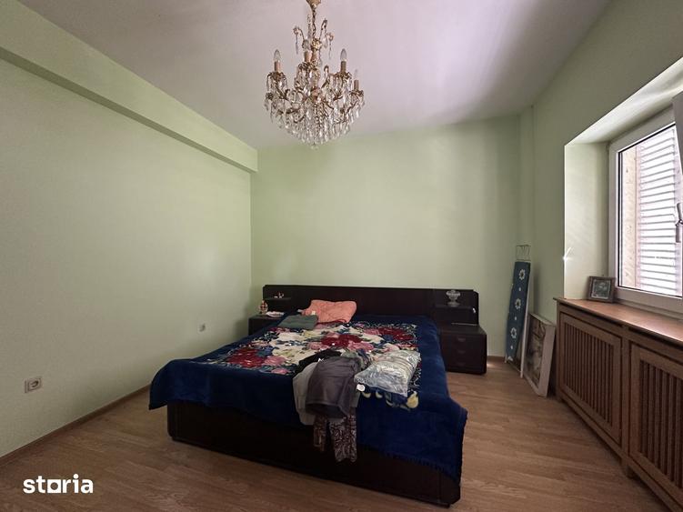 Casă cu 5 camere cu Teren 5000 Mp în Puchenii Mari