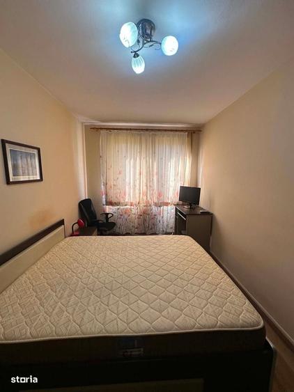 Apartament cu 3 camere semidecomandat în Careiului