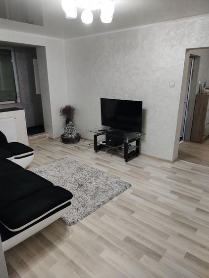 Apartament cu 3 camere în Micro 17