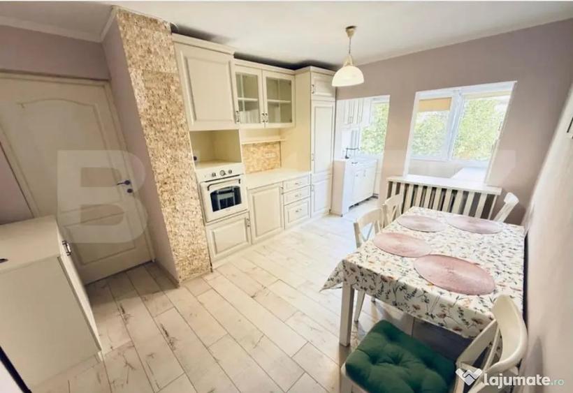 Apartament cu 2 camere decomandat în Independenței
